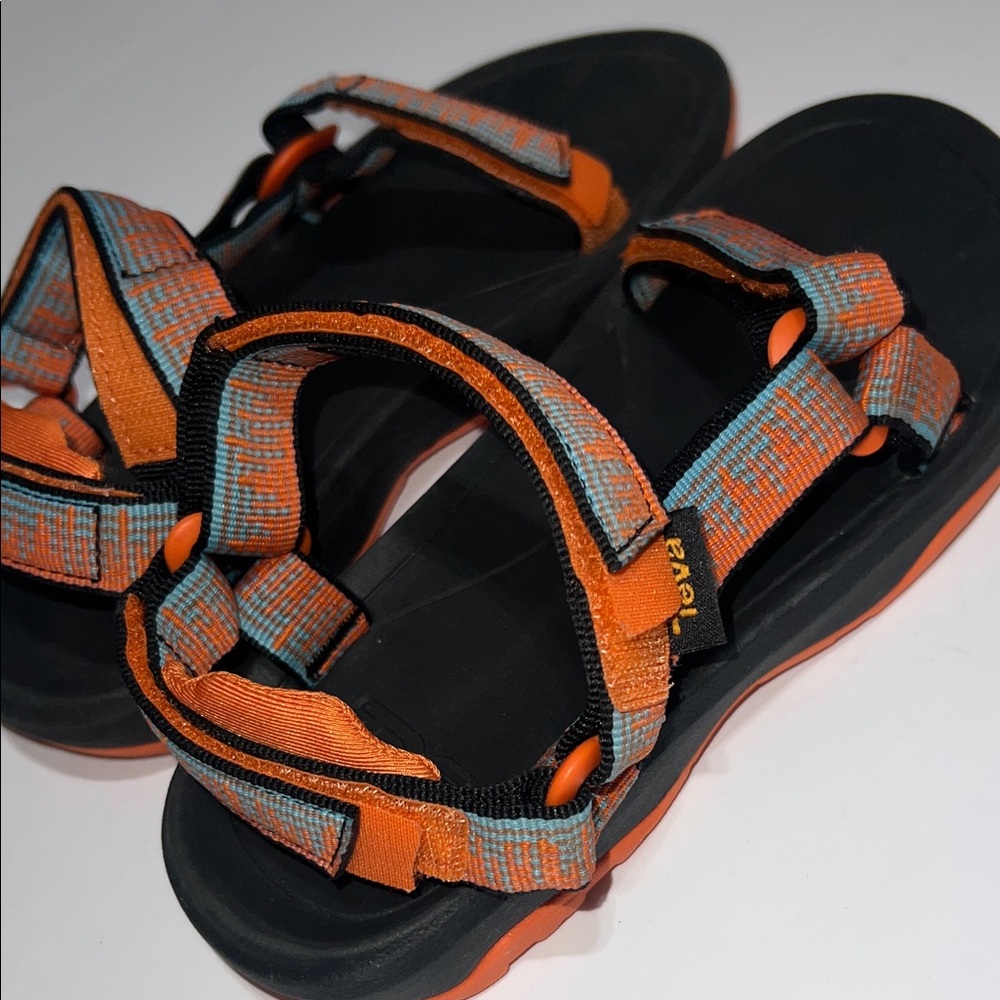 Kids Teva Orange and Black Strappy Sandals size 2 - Picture 4 of 7